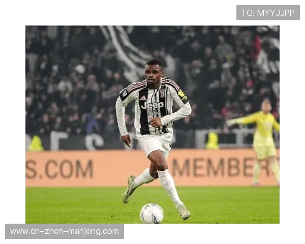 尤文图斯后卫卡卢卢两黄变一红被罚下，球队十人应战